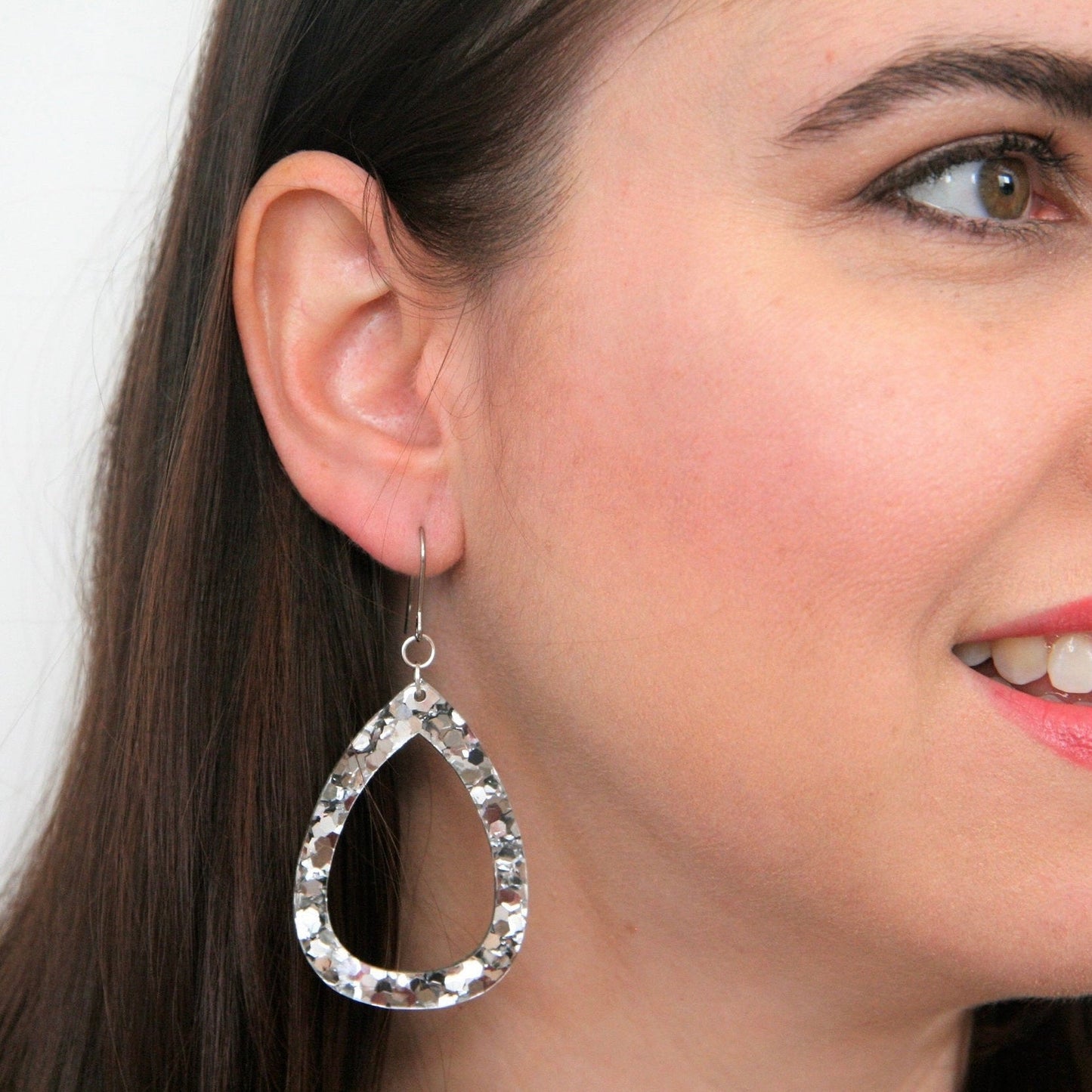 “Wendy” Black Teardrop Acrylic Dangle Earrings